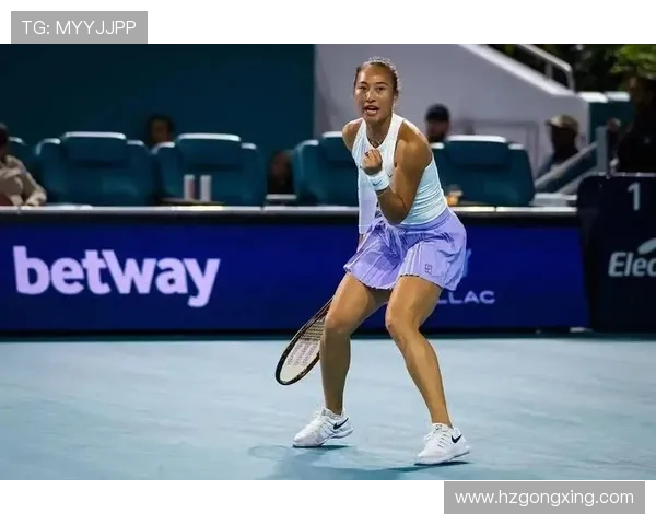 郑钦文复出首战硬碰肯宁多哈赛